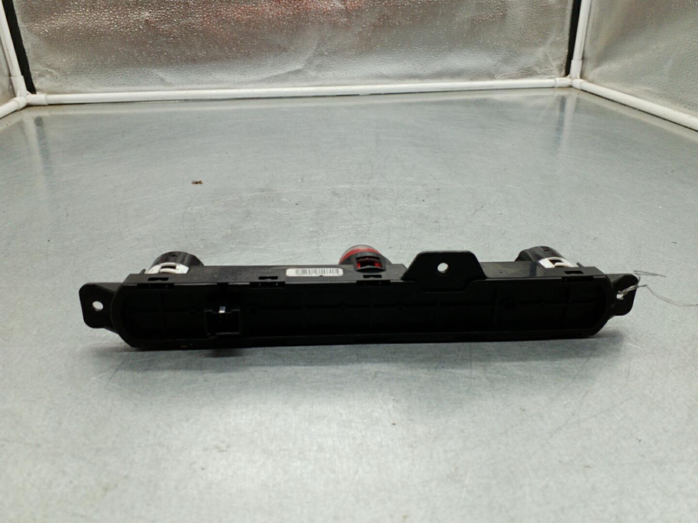 Bouton de warning FIAT 500 2 PHASE 1 Essence - 1