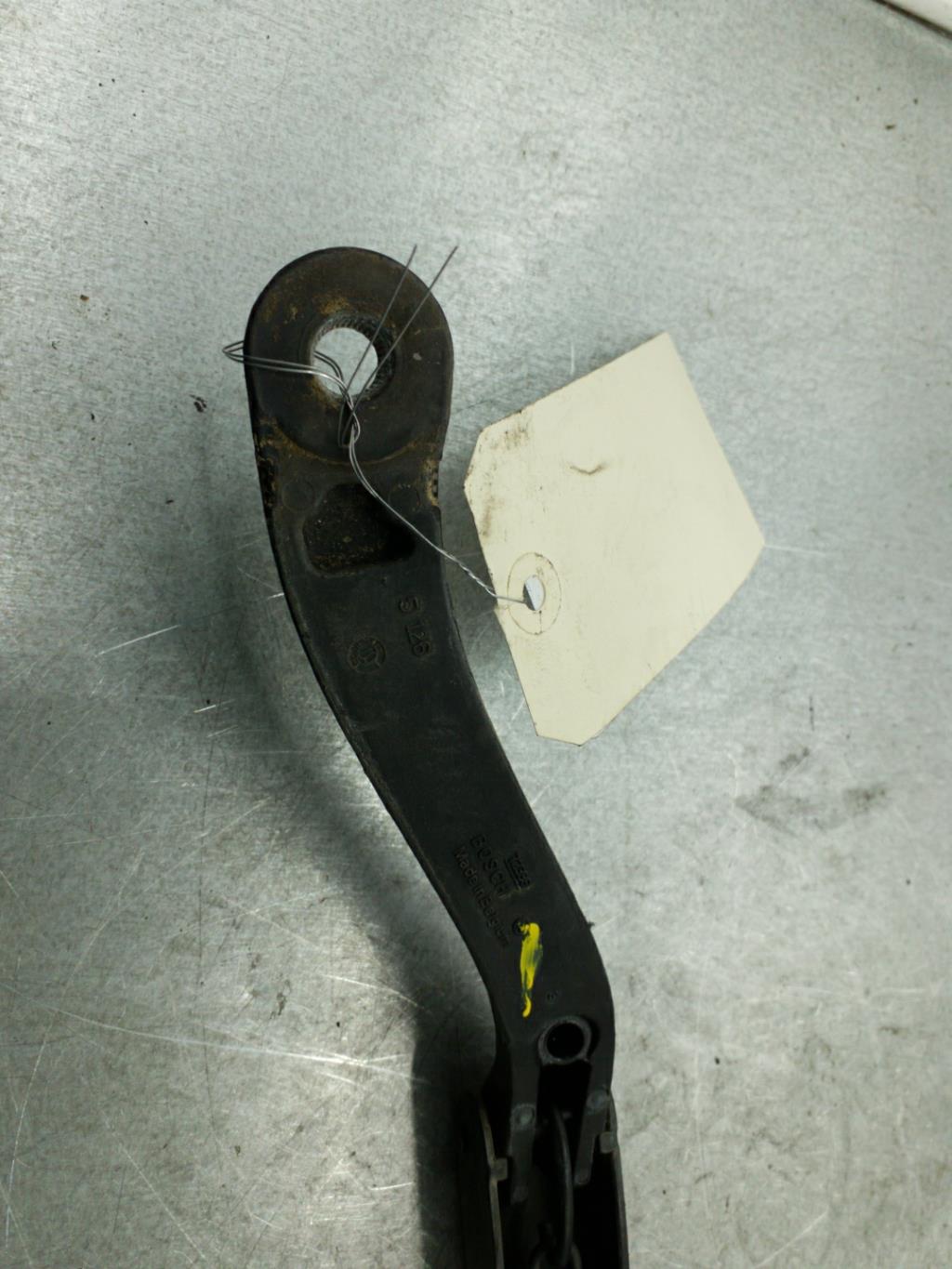 Braccio tergicristallo anteriore sinistro MERCEDES CLASSE C 204 PHASE 1 Diésel - 1