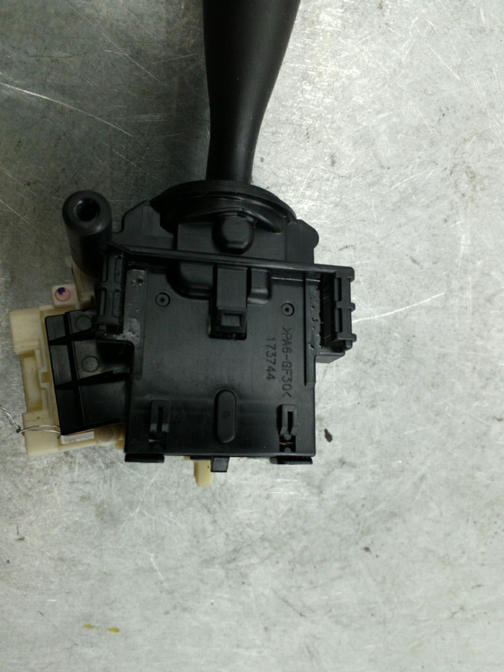 Commodo phare SUZUKI SWIFT 3 Essence - 1