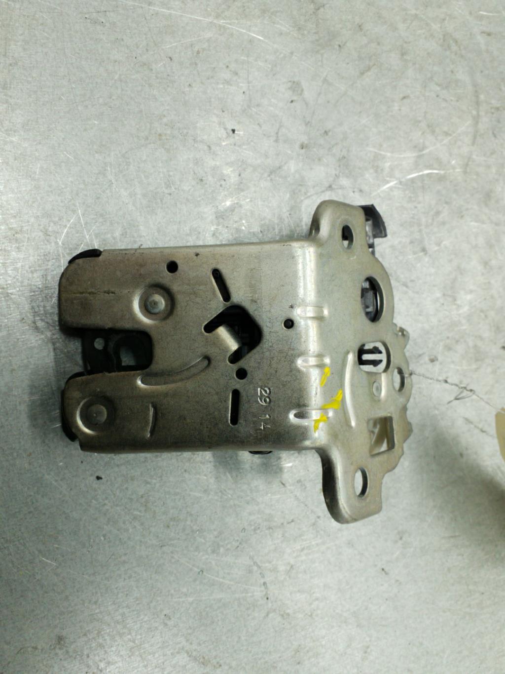 Serrure de coffre SKODA RAPID PHASE 1 Diesel - 1