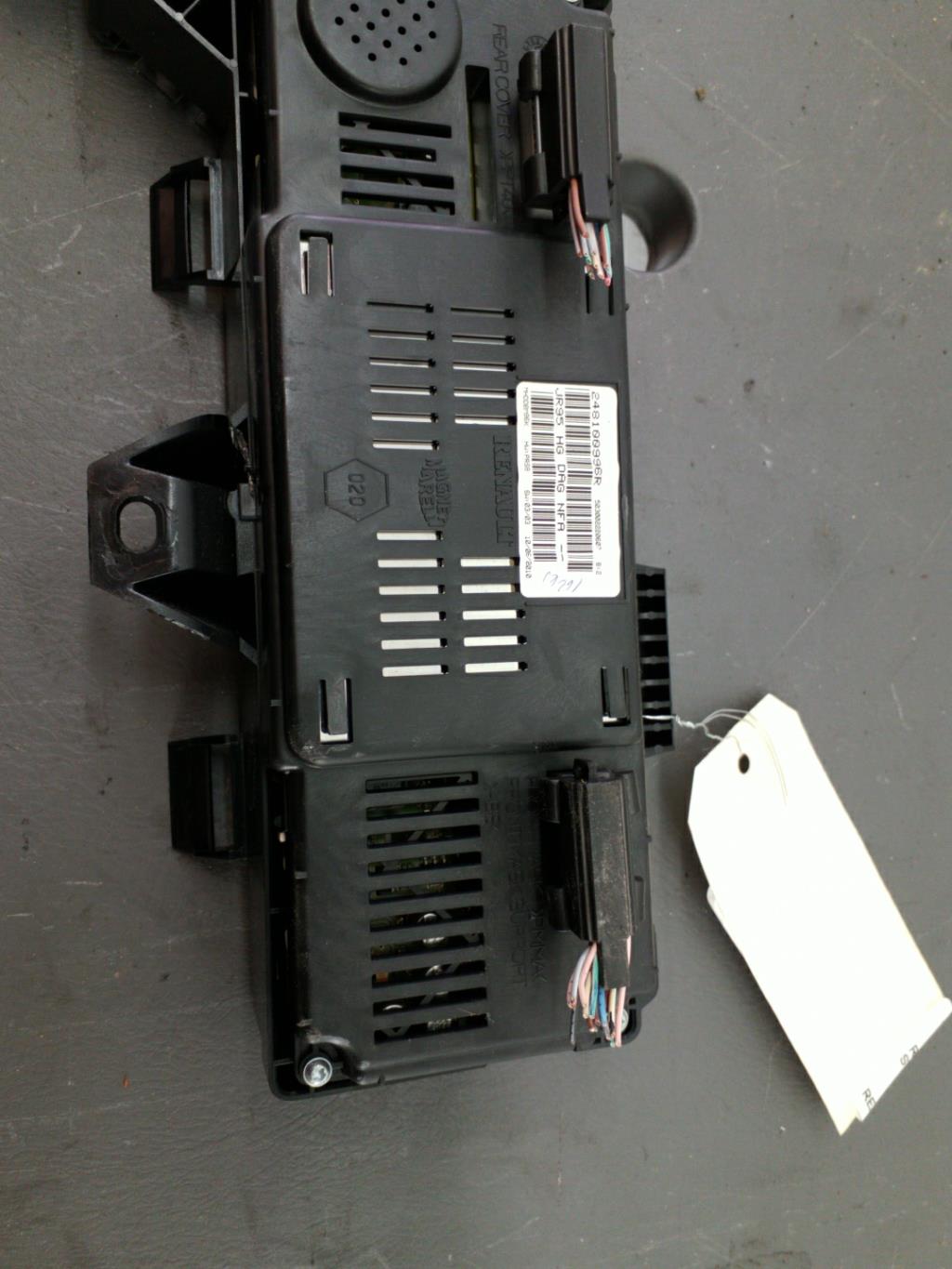 Ecran GPS RENAULT SCENIC 3 PHASE 1 Diesel - 1