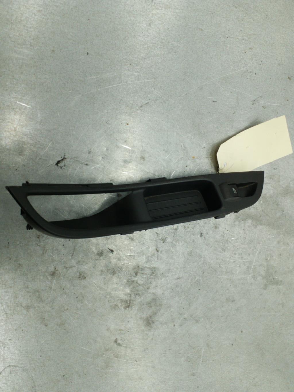 Interruttore lavacristalli anteriore destro FORD FOCUS 3 PHASE 1 Diésel - 1