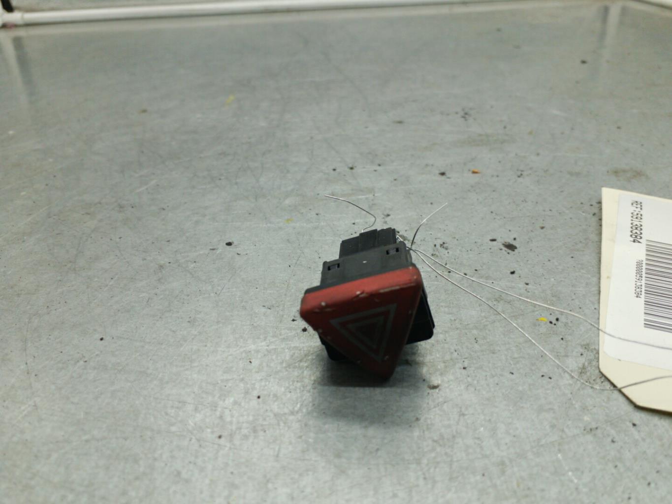 Bouton de warning AUDI A3 2 PHASE 1 Diesel - 1
