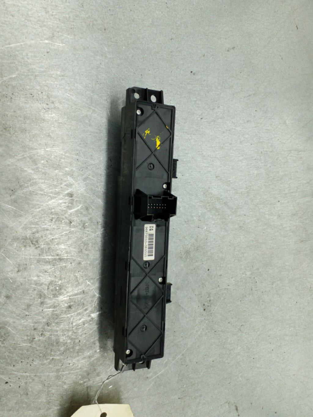 Bouton de warning OPEL ANTARA PHASE 1 Diesel - 1