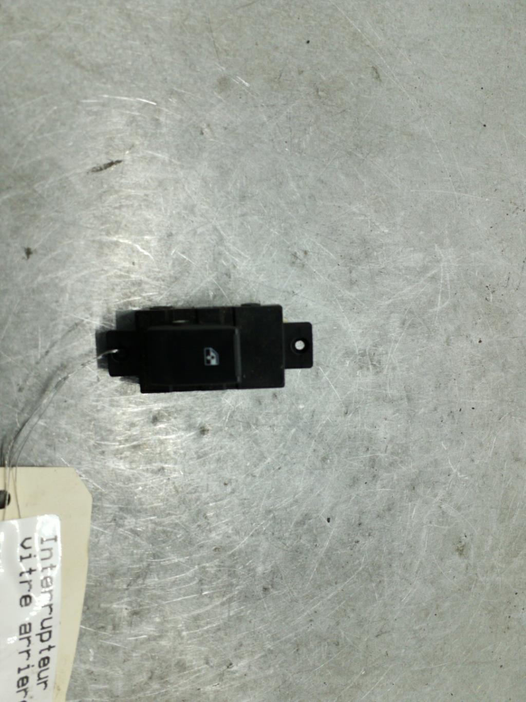 Interruttore lavacristalli posteriore destro OPEL ANTARA PHASE 1 Diésel - 1