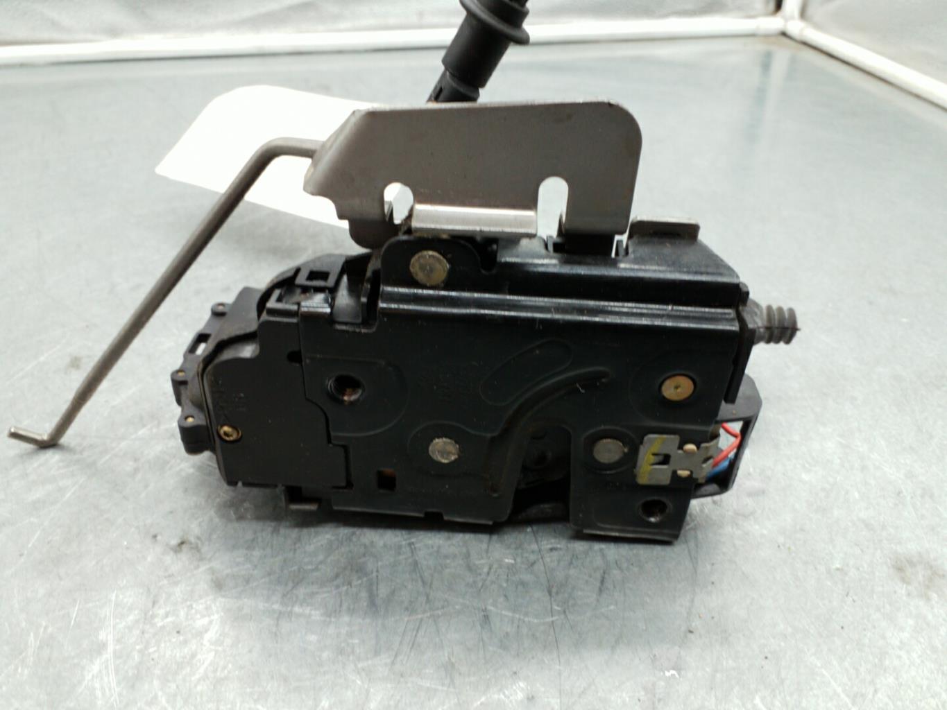 Serrure avant droit AUDI A3 2 PHASE 1 Essence - 1