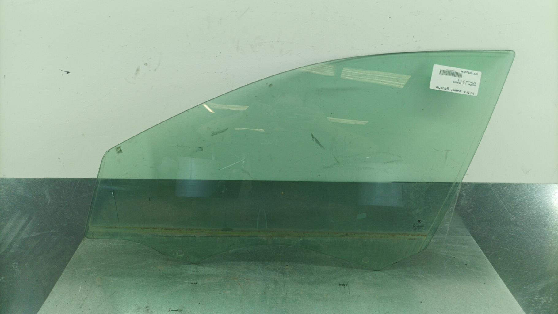 Vitre avant gauche SKODA OCTAVIA 3 PHASE 2 BREAK Essence - 1