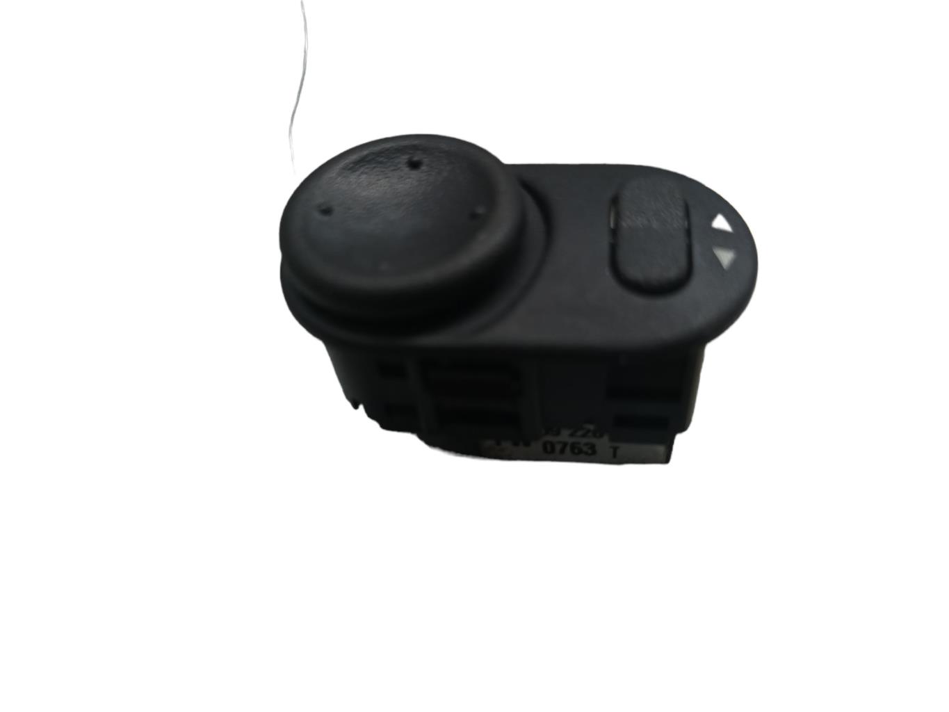 Commande retroviseurs OPEL MERIVA A PHASE 1 Essence - 1