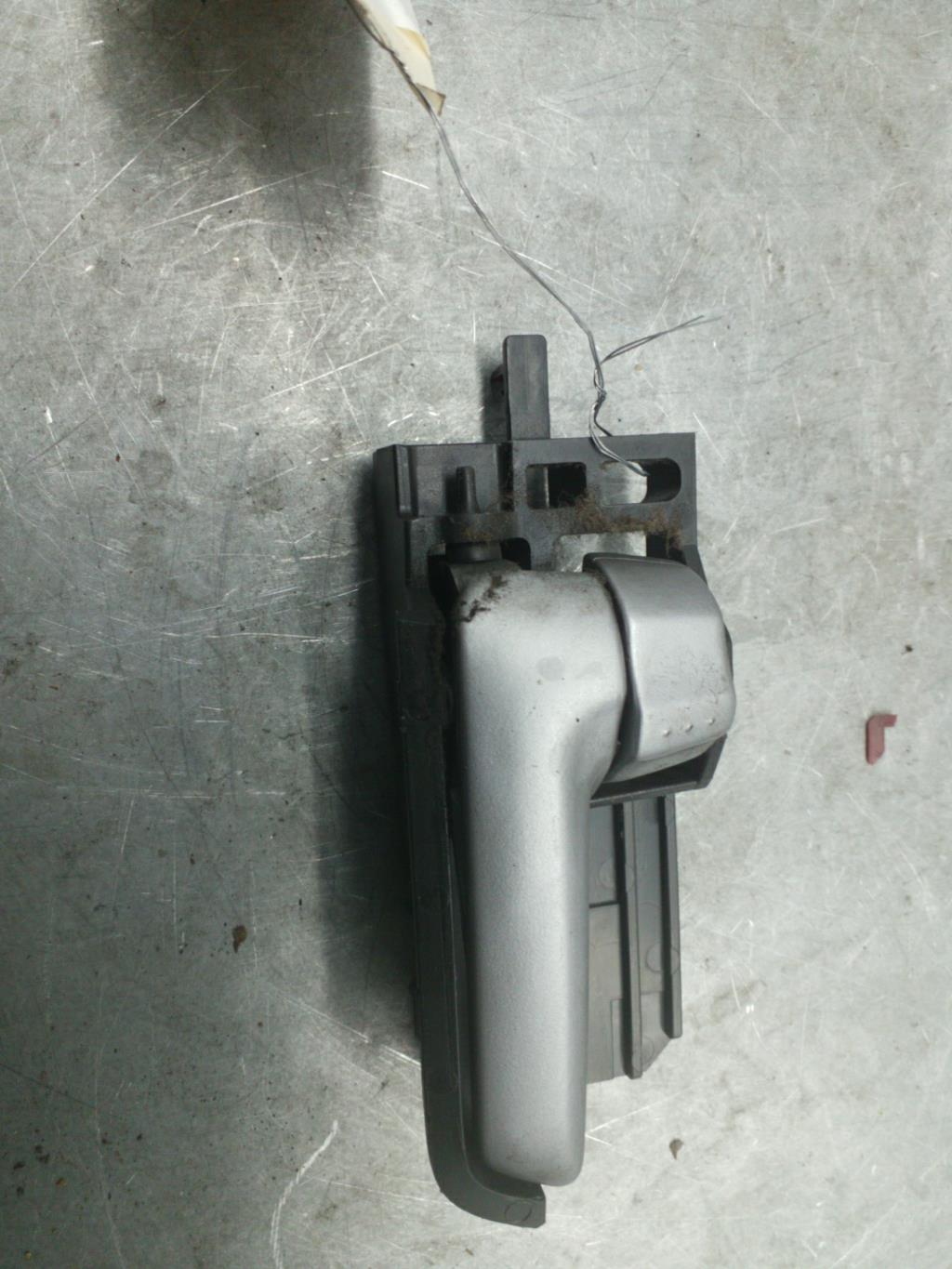 Maniglia interna anteriore sinistra SUZUKI SWIFT 3 Gasolina - 1