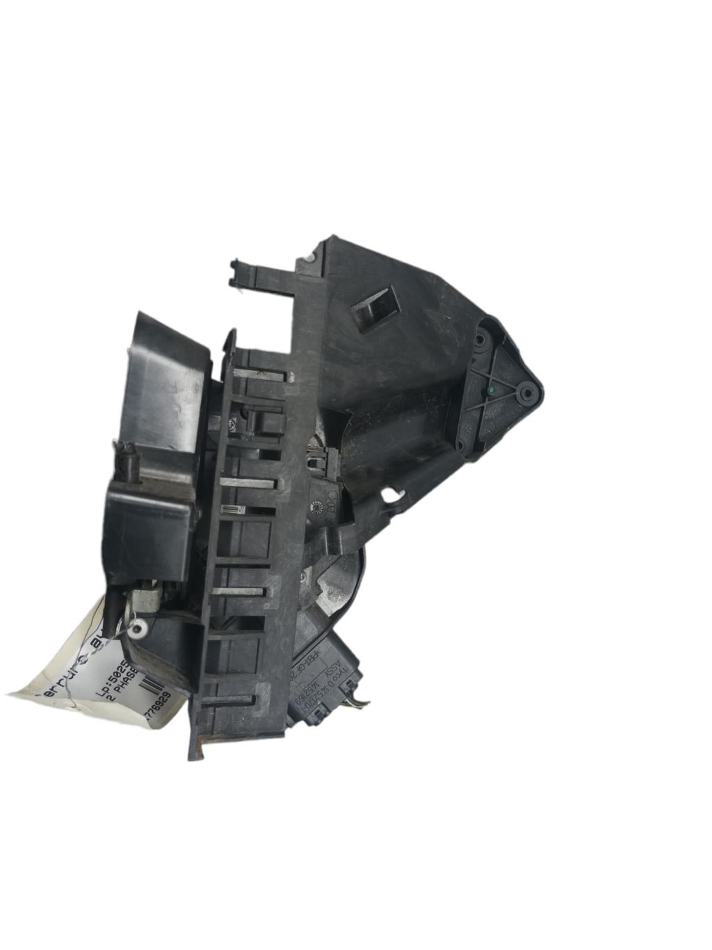 Serrure avant droit FORD FOCUS 2 PHASE 2 Diesel - 1