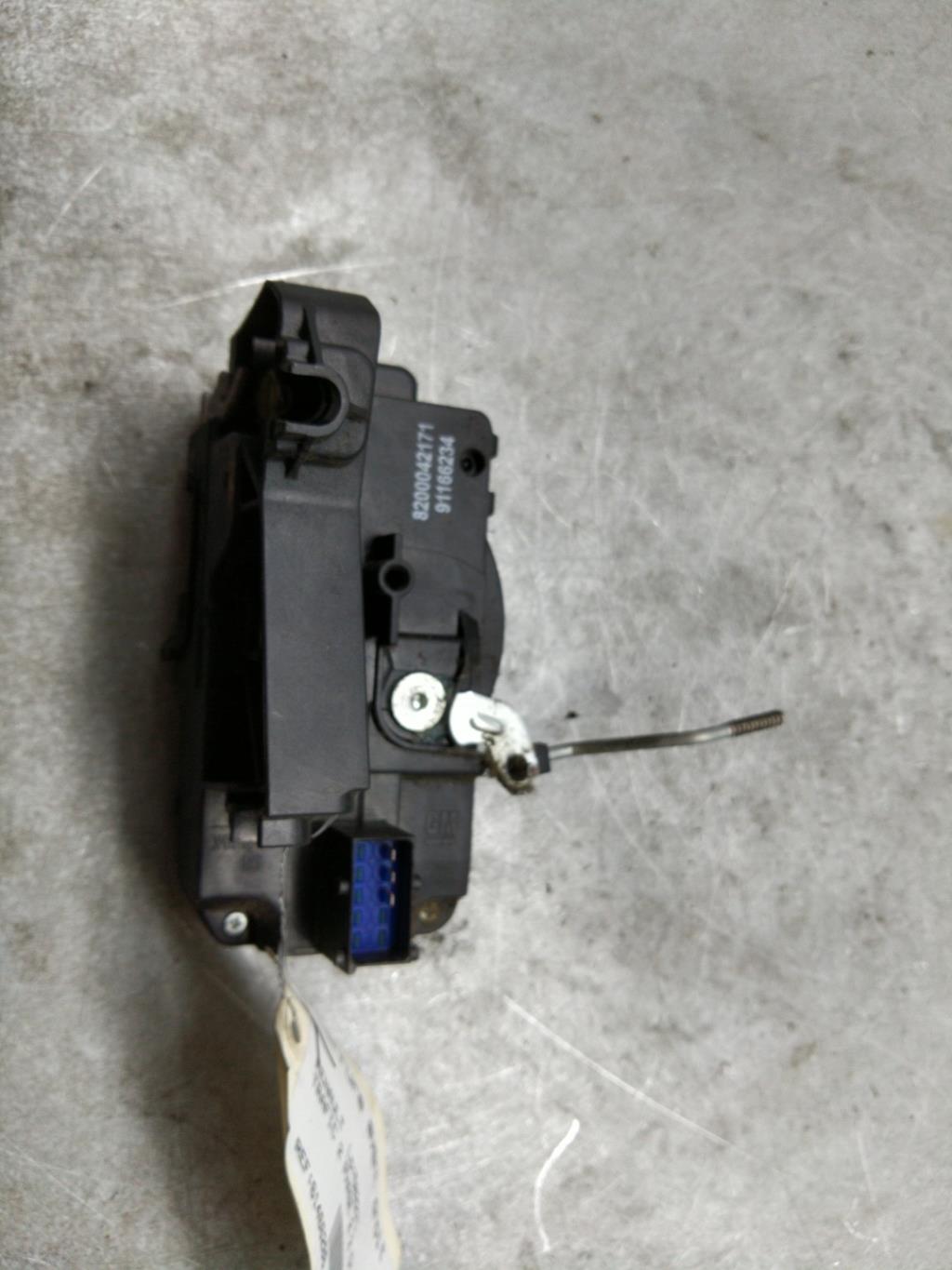 Serrure avant droit RENAULT TRAFIC 2 PHASE 2 Diesel - 1