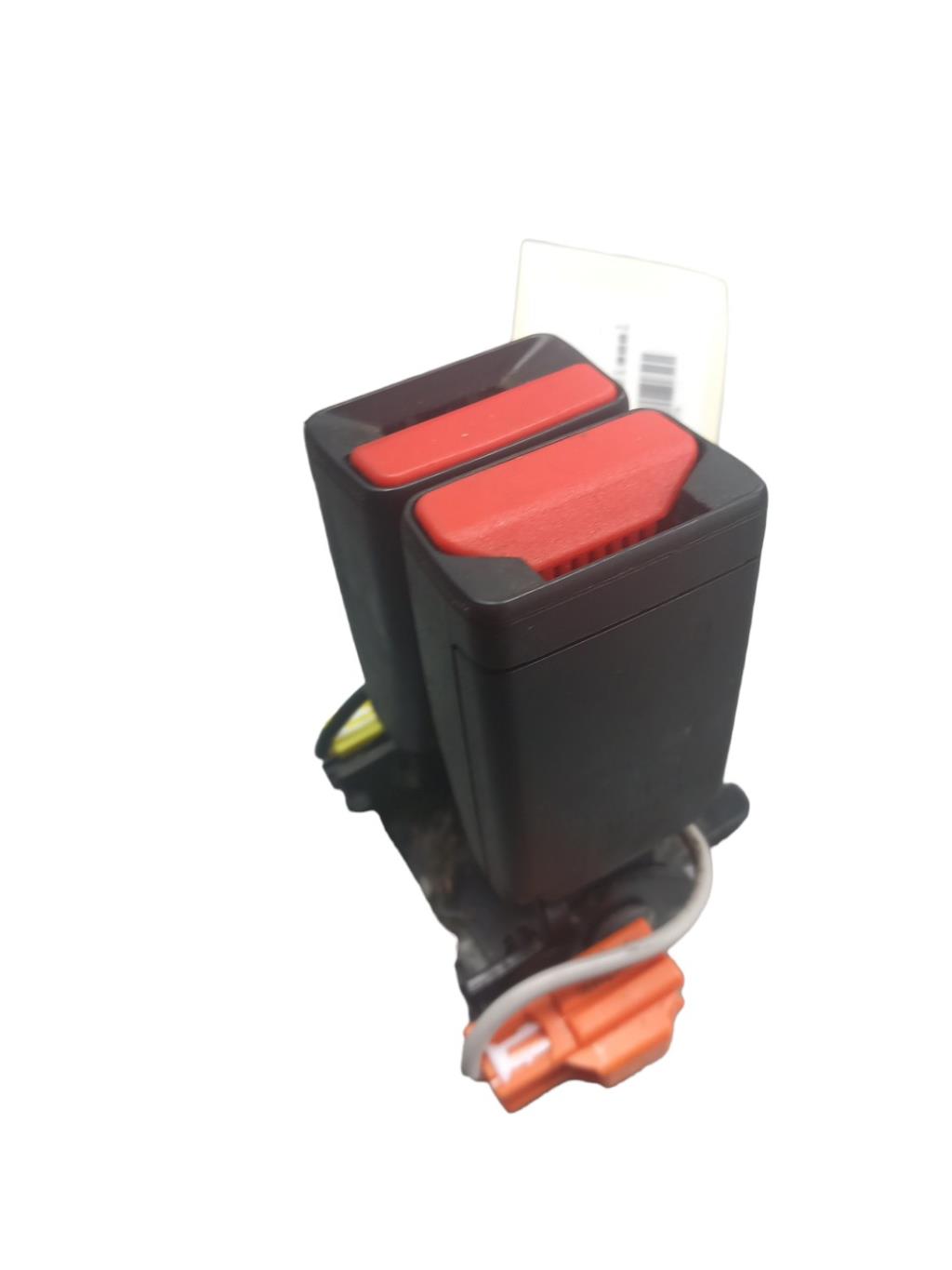 Aggancio cintura sicurezza posteriore sinistro VOLVO V 40 2 PHASE 1 BREAK Diésel - 1