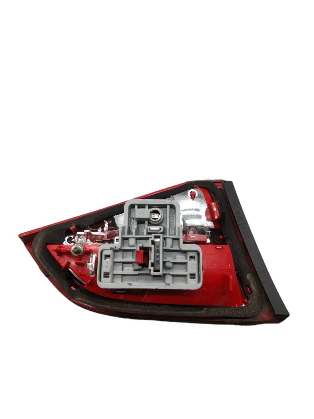 Feu arriere secondaire droit (feux) AUDI A4 3 AVANT PHASE 1 BREAK Diesel - 1
