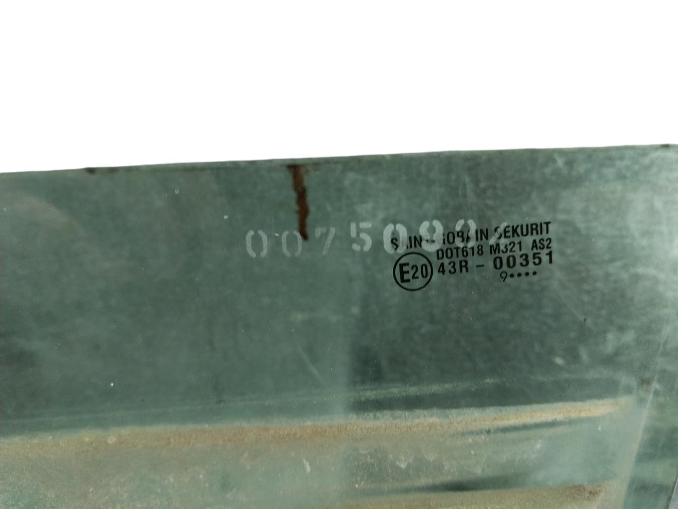 Vitre avant gauche SUZUKI SWIFT 3 Diesel - 1