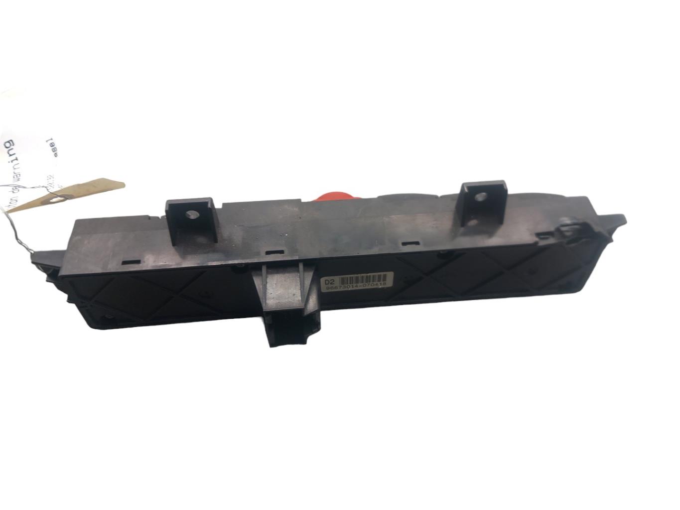 Bouton de warning OPEL ANTARA PHASE 1 Diesel - 1