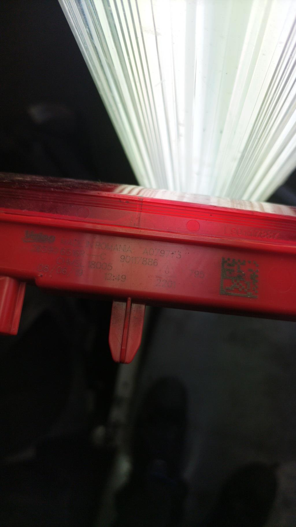 Feu arriere stop central RENAULT CLIO 5 PHASE 1 Diesel - 1