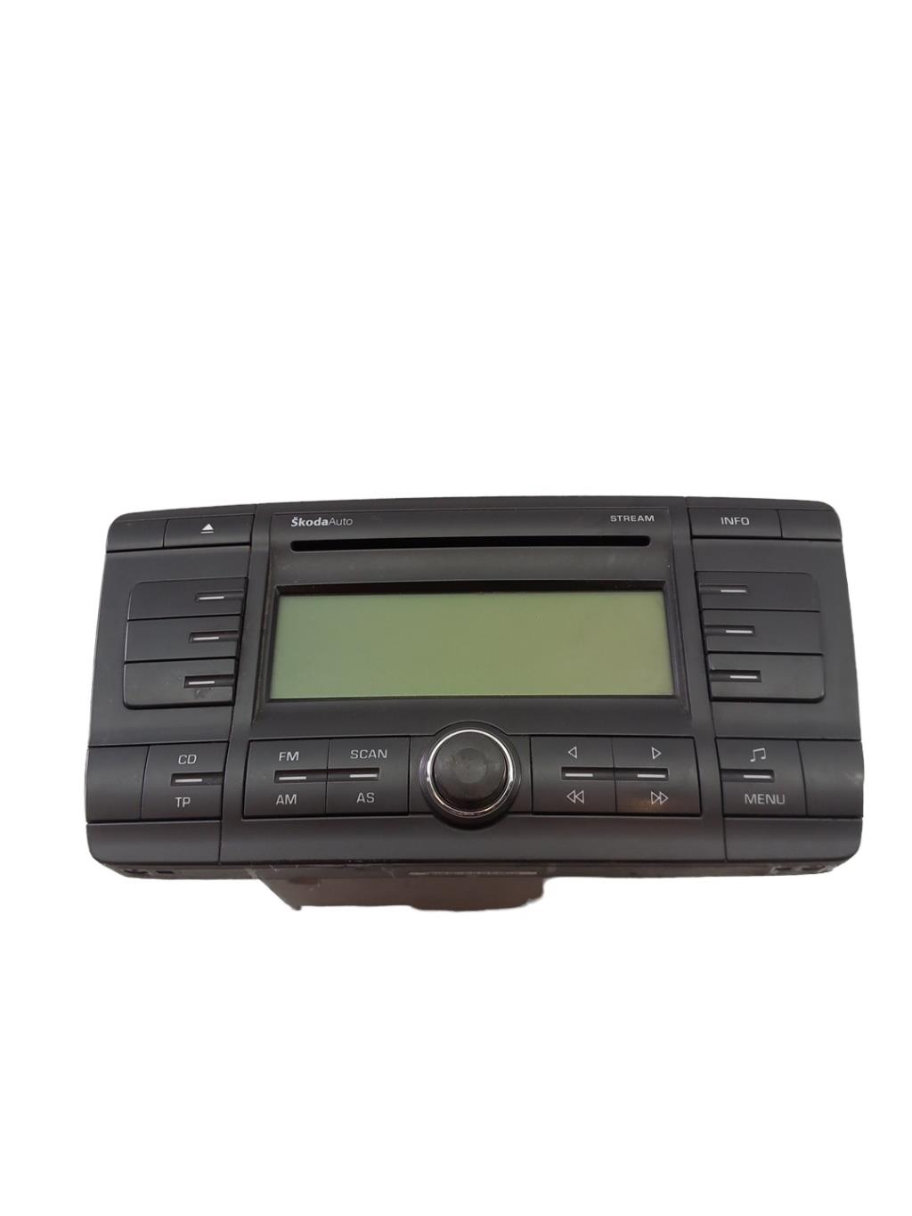 Autoradio originale SKODA OCTAVIA 2 PHASE 1 BREAK Diésel - 1