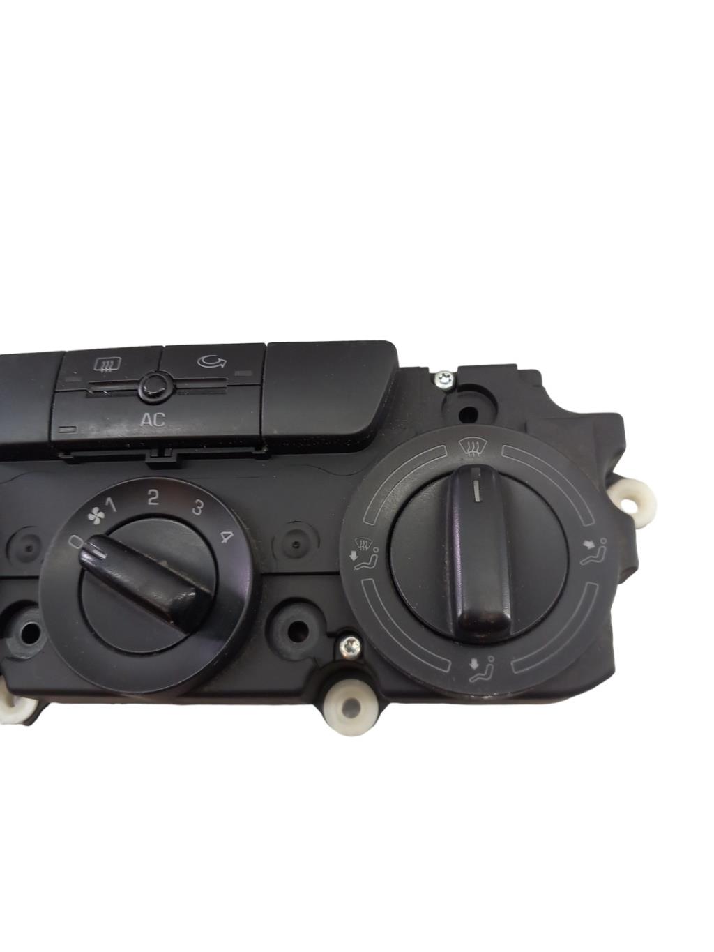 Commande chauffage SKODA OCTAVIA 2 PHASE 1 BREAK Diesel - 1