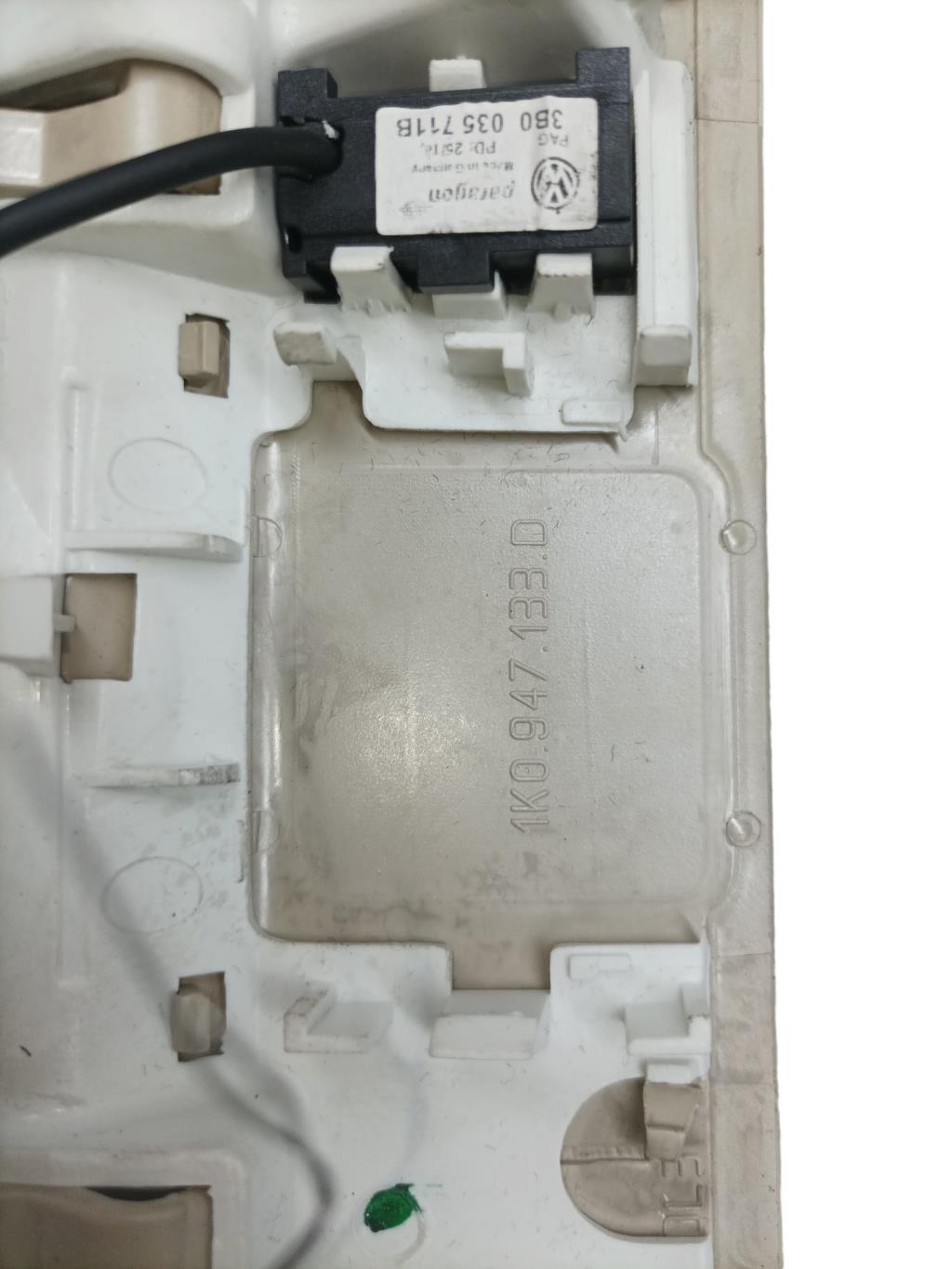 Eclairage de plafonnier SKODA SUPERB 2 PHASE 1 Diesel - 1