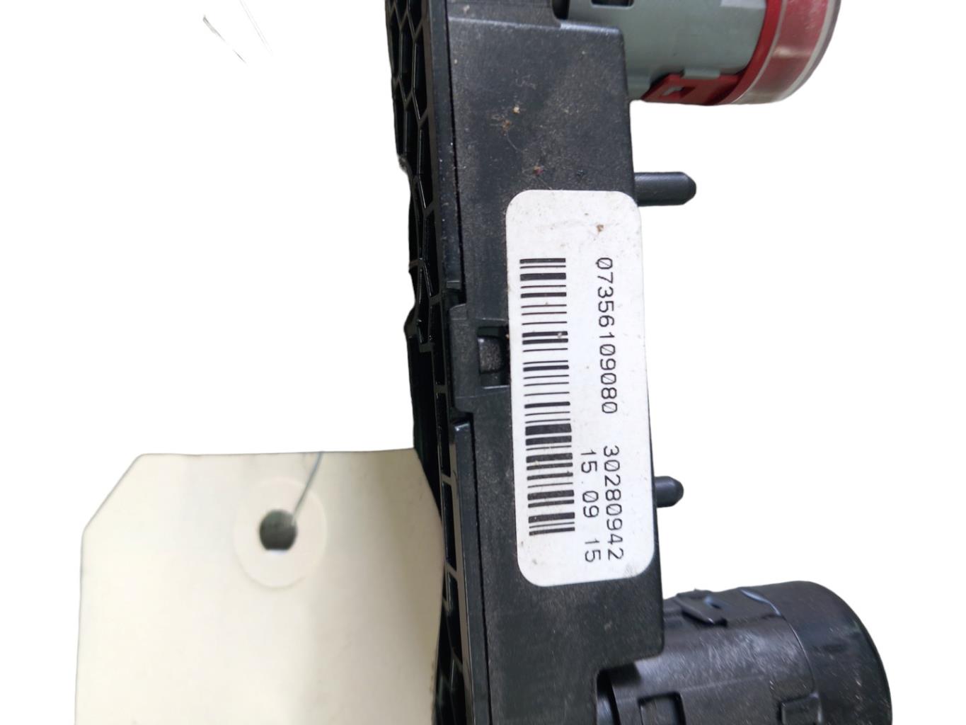 Bouton de warning FIAT 500X PHASE 1 Diesel - 1