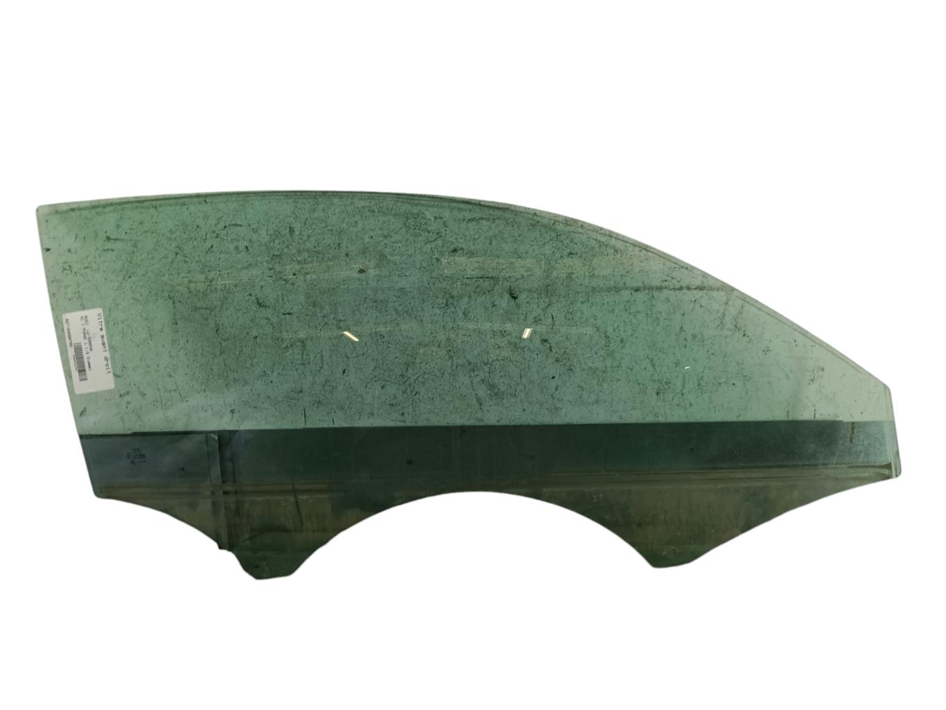 Vitre avant droit AUDI A1 1 PHASE 1 Diesel - 1