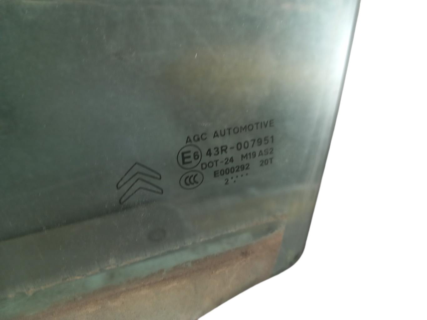 Vitre avant gauche CITROEN DS3 PHASE 1 Diesel - 1