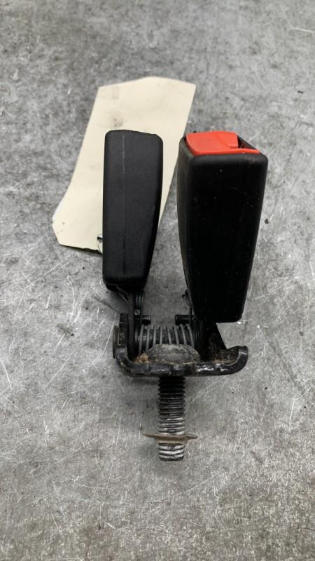 Aggancio cintura sicurezza posteriore destro FORD FIESTA 6 PHASE 1 Diésel - 1