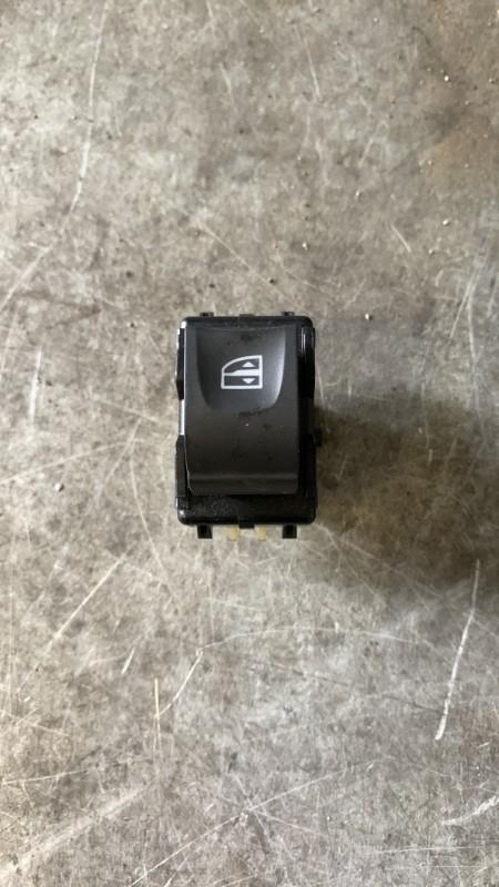 Interruttore lavacristalli anteriore destro DACIA SANDERO 2 PHASE 2 Gasolina - 1