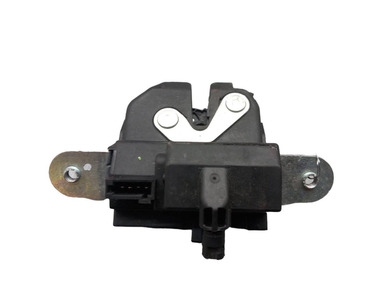 Serrure de hayon OPEL CORSA D PHASE 2 Essence - 1