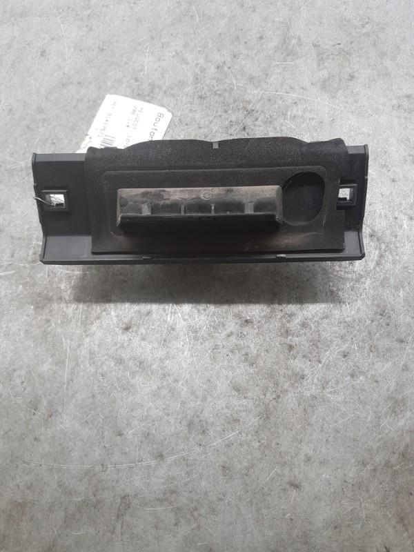 Bouton de coffre PEUGEOT 206 PHASE 1 Essence - 1