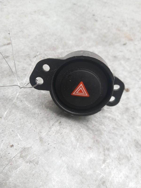 Bouton de warning CITROEN C1 2 Essence - 1