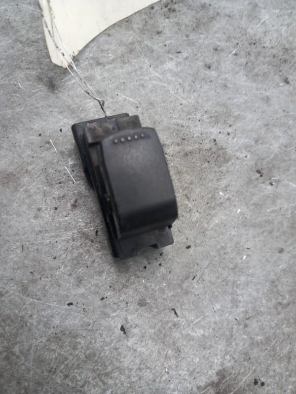 Interruttore lavacristalli posteriore destro SUZUKI SWIFT 3 Gasolina - 1