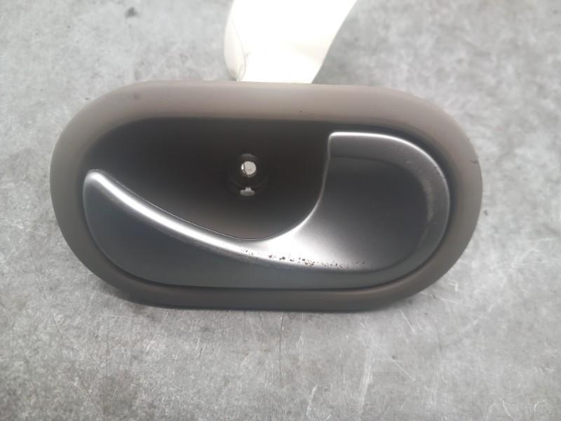 Maniglia interna posteriore destra RENAULT CLIO 3 PHASE 1 Diésel - 1