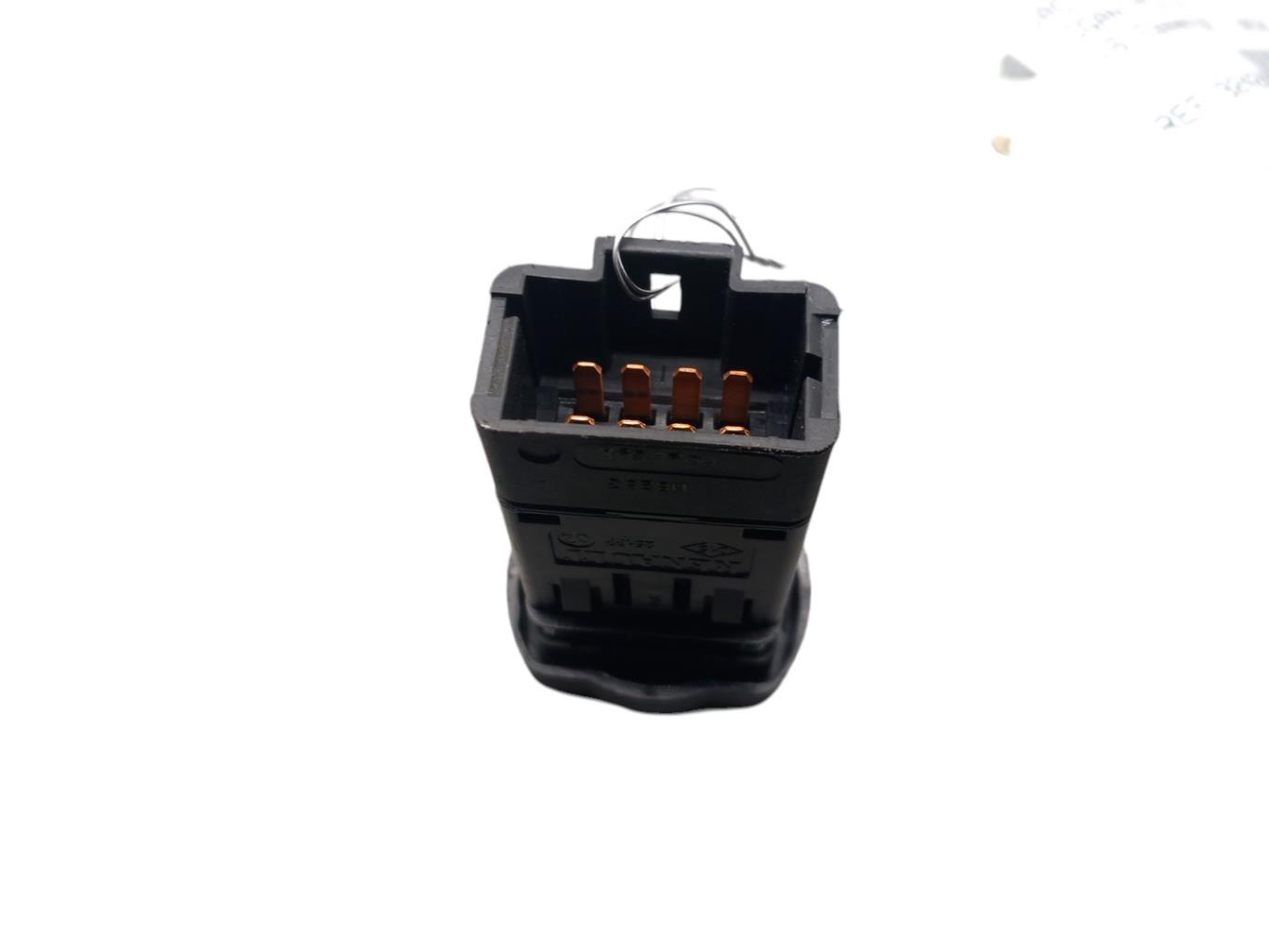 Bouton de warning DACIA LOGAN MCV 1 PHASE 1 BREAK Essence - 1