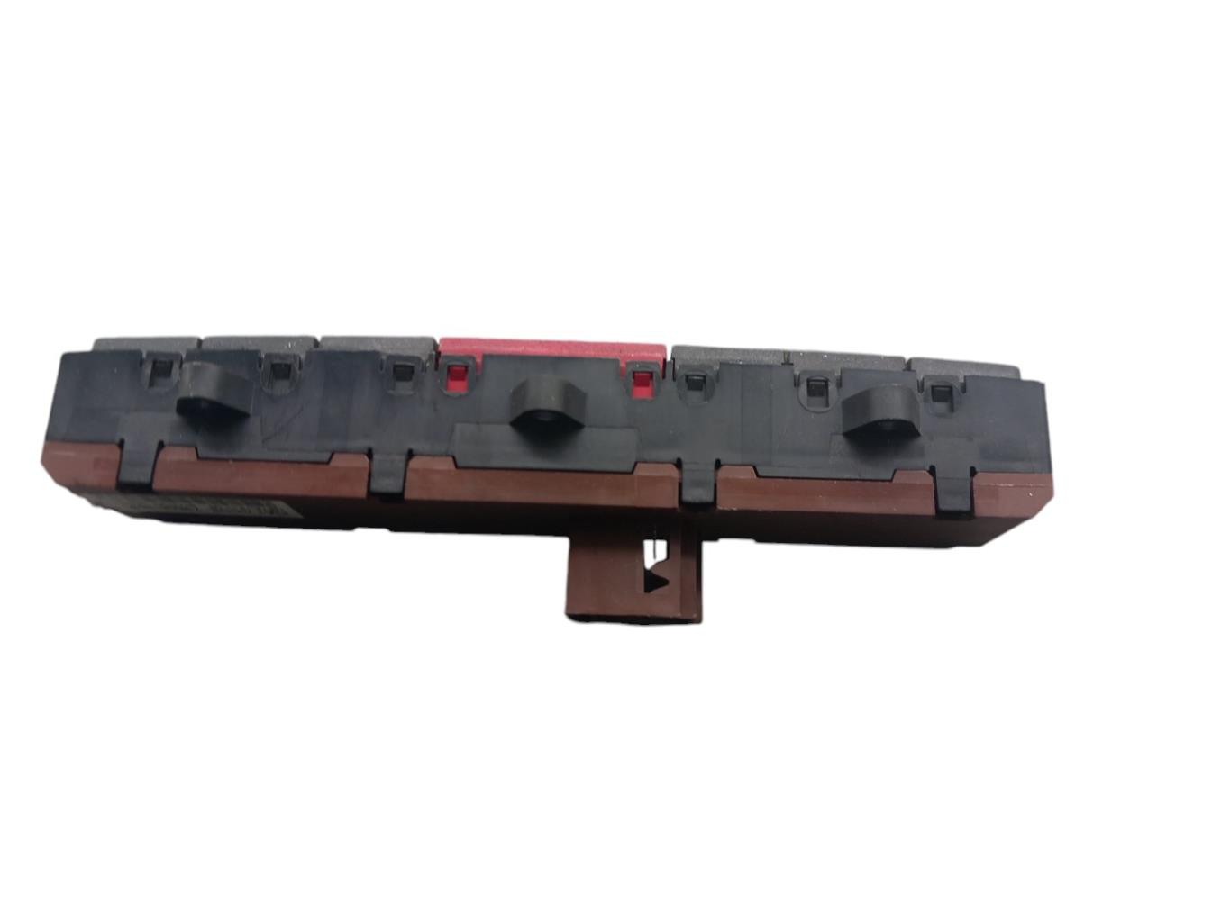 Bouton de warning PEUGEOT BOXER 3 PHASE 1 Diesel - 1