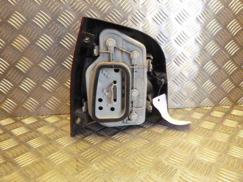 Fanale posteriore principale destro (luci) VOLKSWAGEN POLO 4 PHASE 1 Diésel - 1