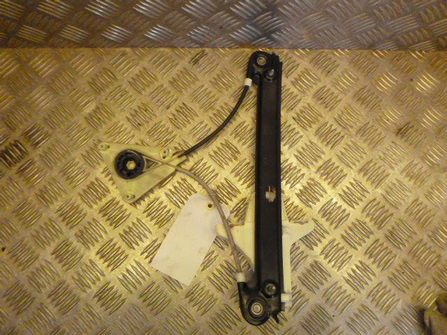 Alzacristalli manuale posteriore destro VOLKSWAGEN POLO 5 PHASE 1 Diésel - 1