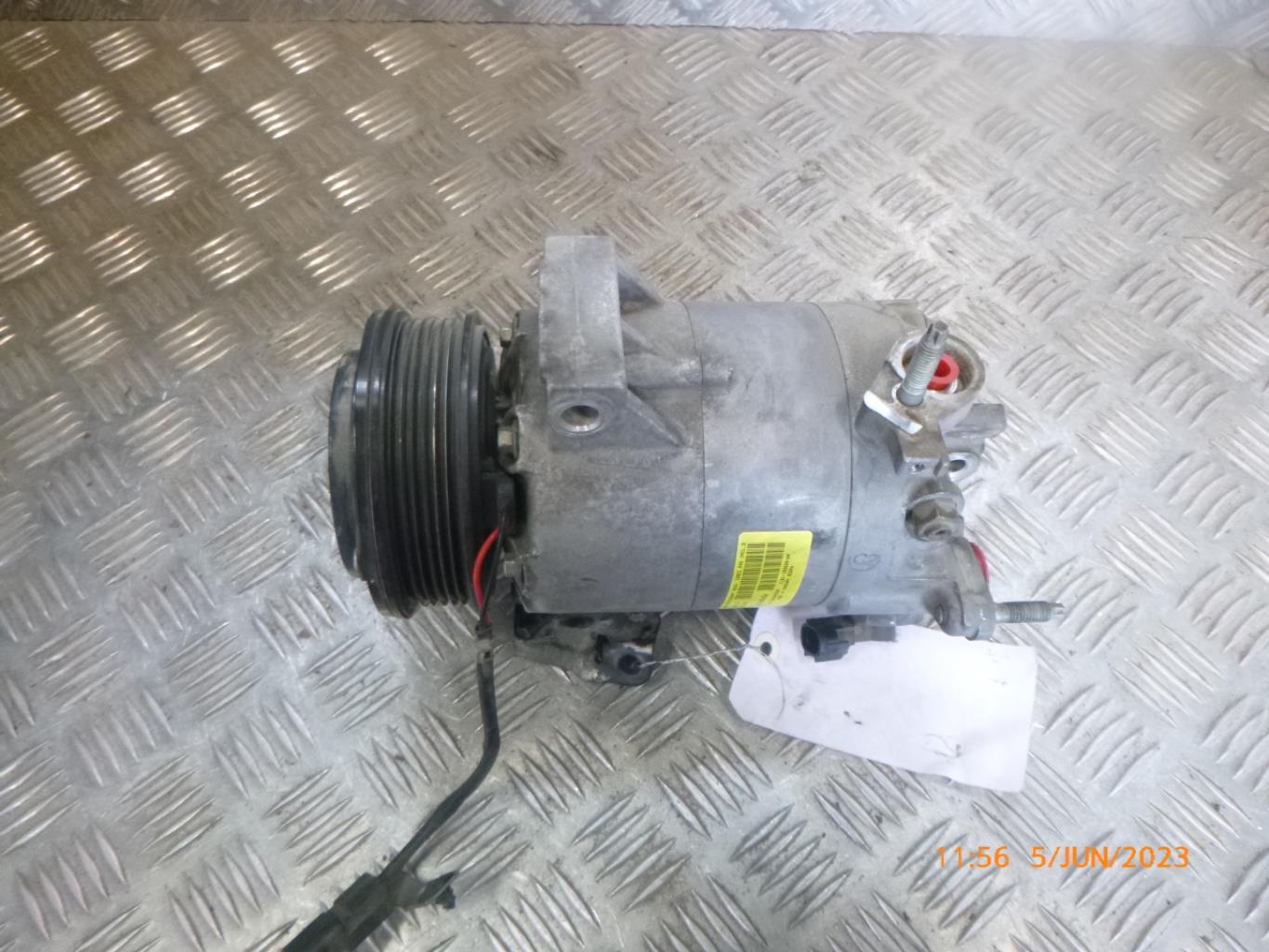 Compresseur clim FORD B-MAX Essence - 1