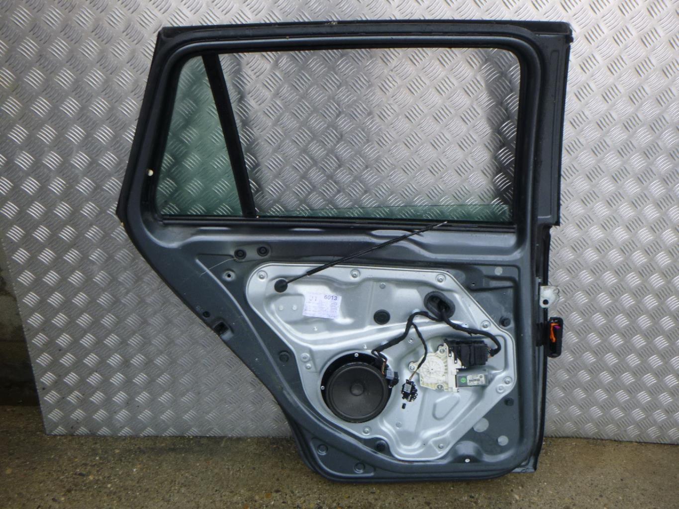 Portiera posteriore sinistra VOLKSWAGEN GOLF 5 BREAK Diésel - 1