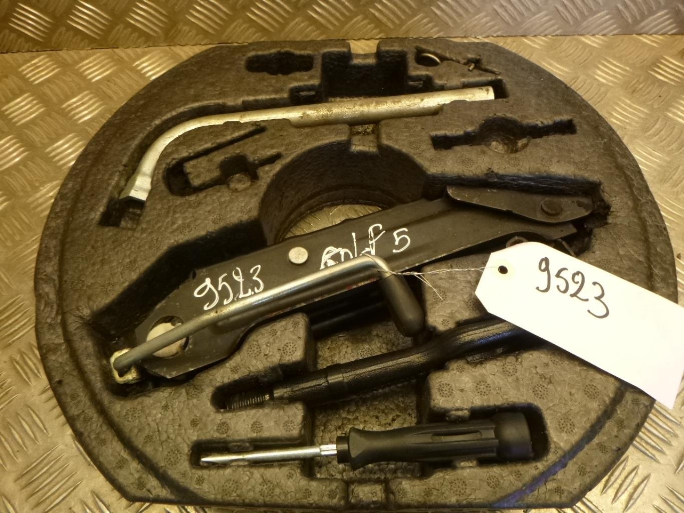 Panier roue de secours VOLKSWAGEN GOLF 5 Diesel - 1