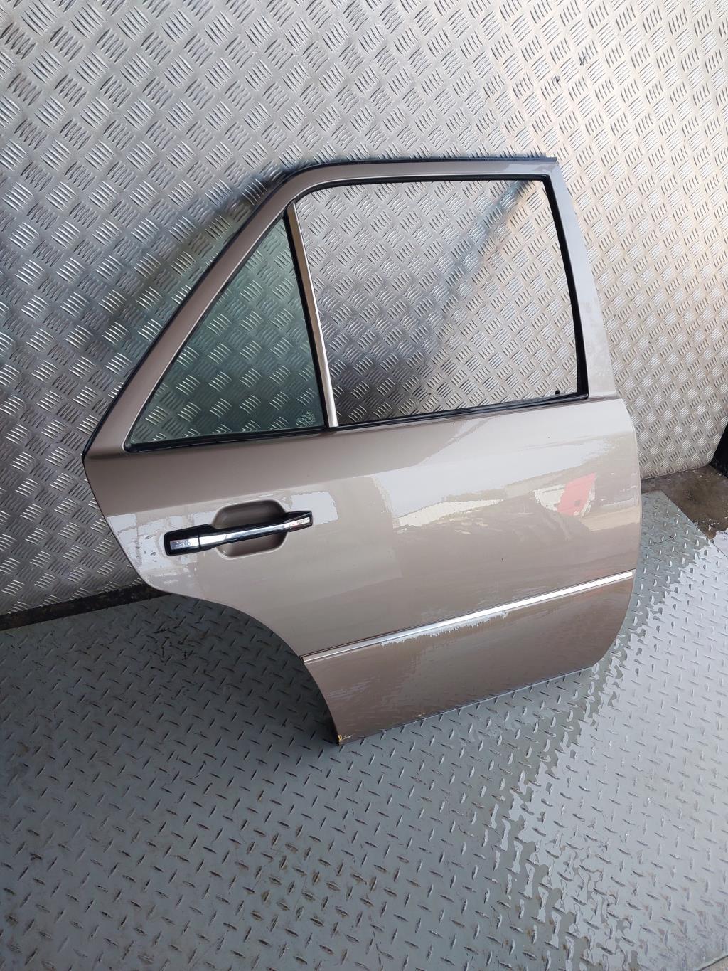 Portiera posteriore destra MERCEDES 250 W124 PHASE 1 Diésel - 1