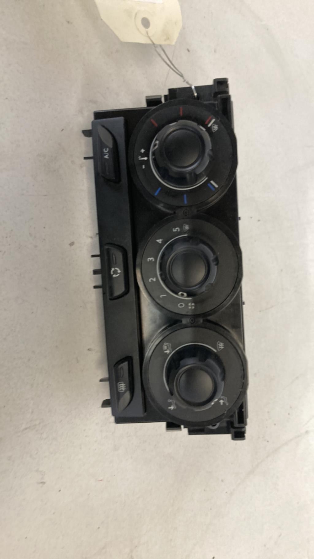 Commande chauffage CITROEN C3 2 PHASE 2 Diesel - 1