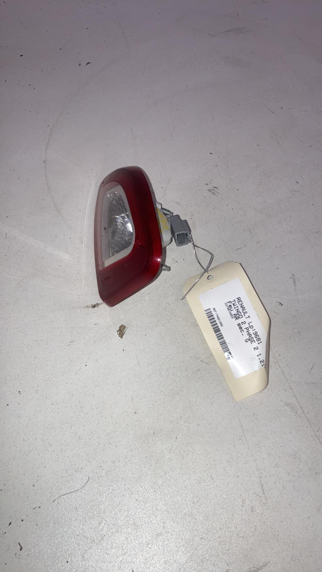 Feu arriere secondaire gauche (feux) RENAULT TWINGO 2 PHASE 2 Essence - 1