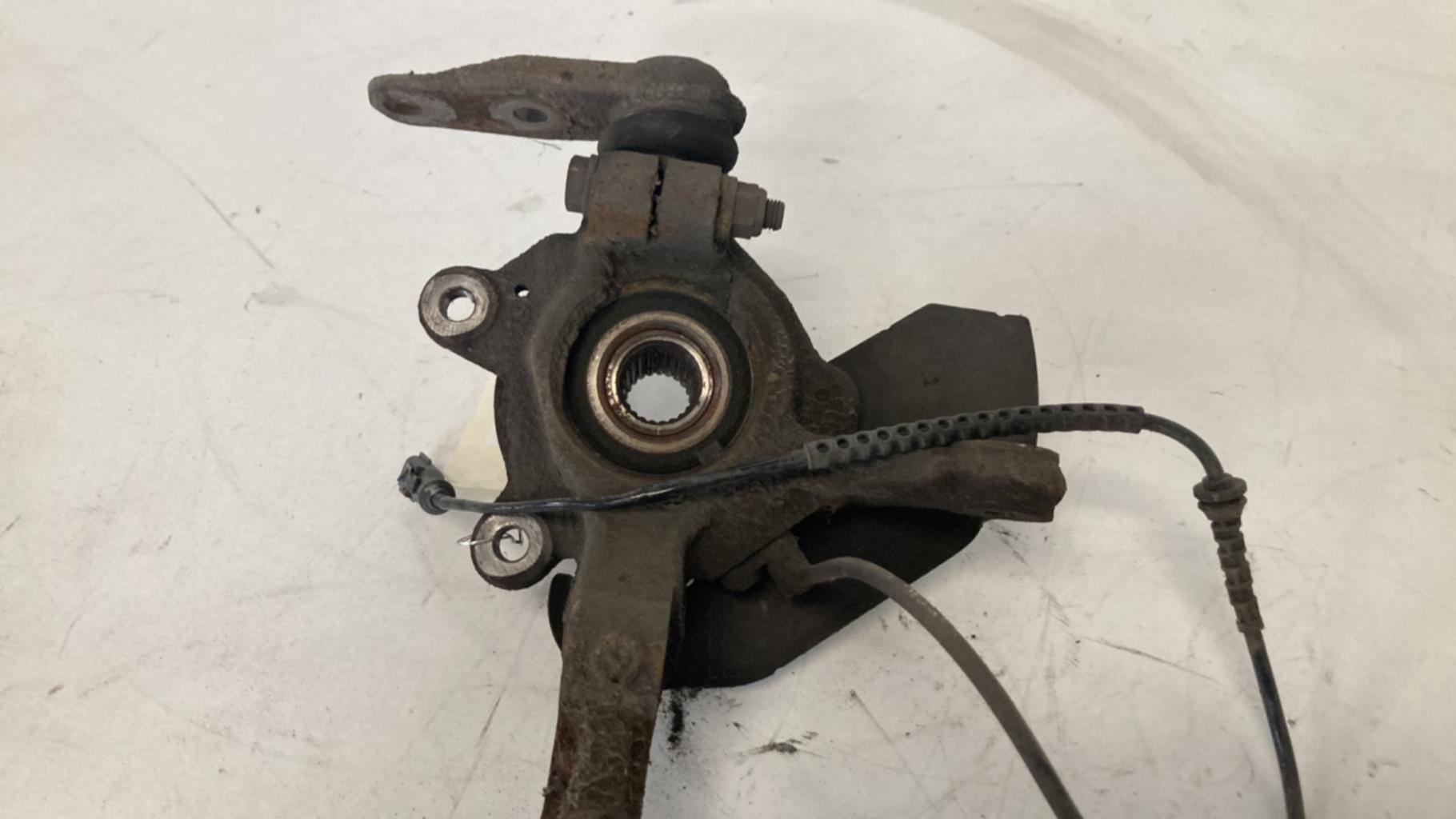 Moyeu avant gauche RENAULT TWINGO 2 PHASE 2 Essence - 1