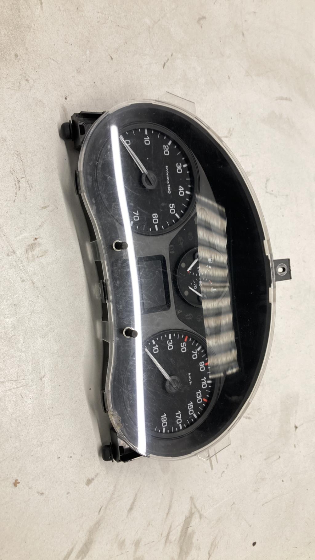 Compteur PEUGEOT PARTNER 2 PHASE 3 Diesel - 1