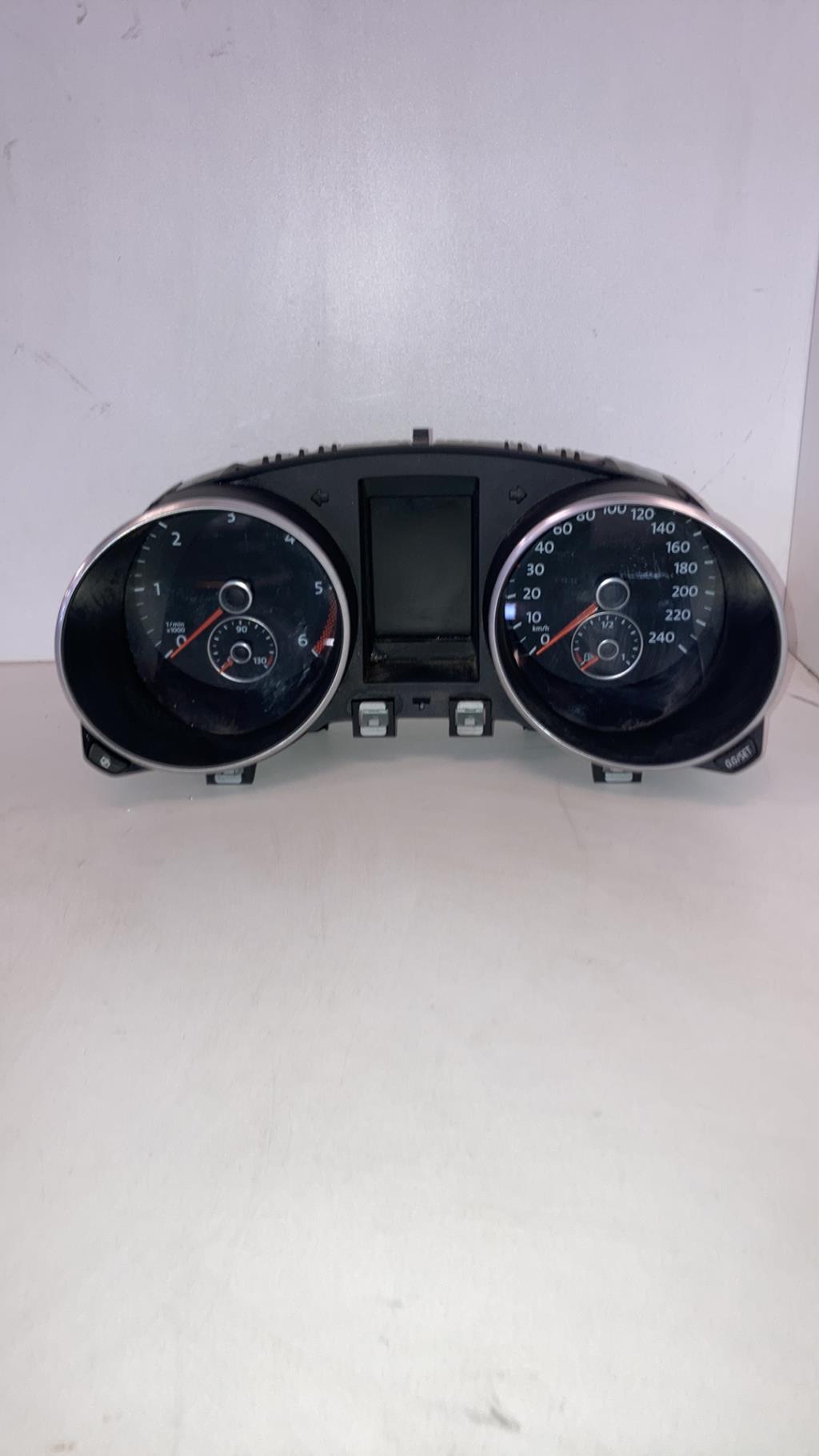 Compteur VOLKSWAGEN GOLF 6 Diesel - 1