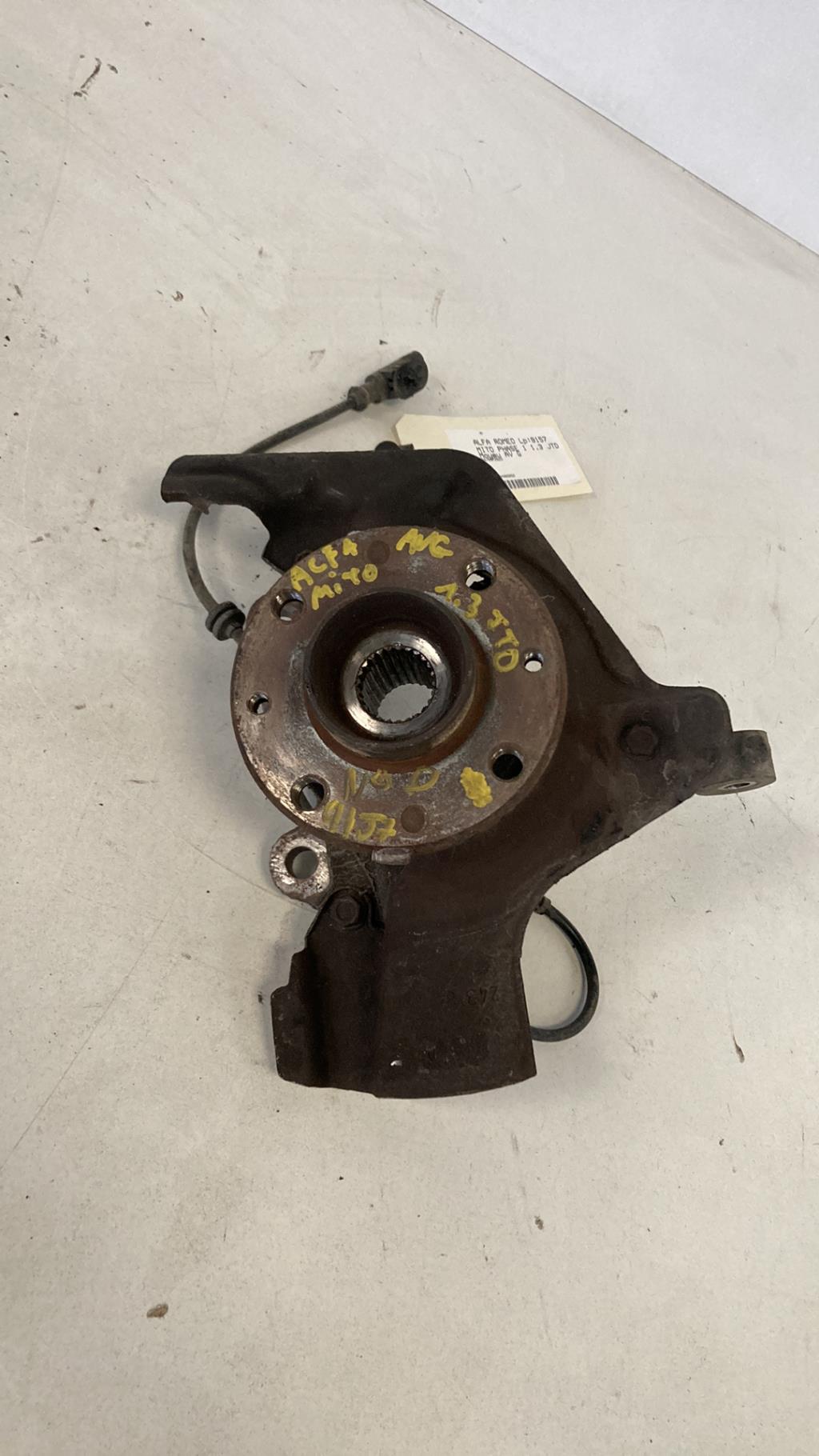Moyeu avant gauche ALFA ROMEO MITO PHASE 1 Diesel - 1