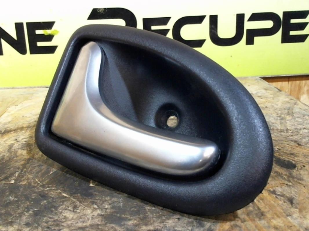 Poignee interieur avant gauche RENAULT CLIO 2 PHASE 2 Diesel - 1