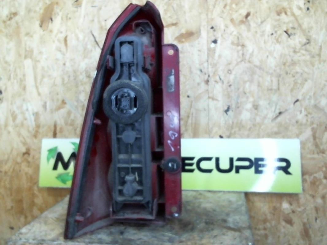 Feu arriere principal droit (feux) FORD FOCUS 1 BREAK Diesel - 1