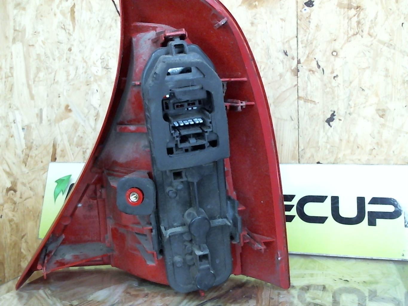 Feu arriere principal gauche (feux) RENAULT CLIO 2 PHASE 1 Diesel - 1